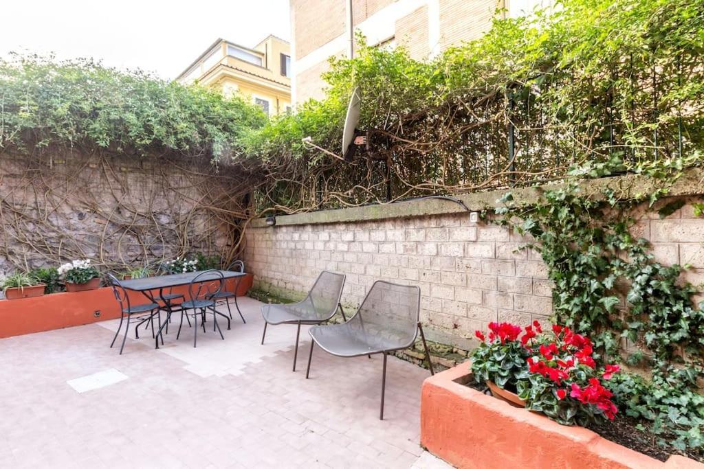 Apartment Il Giardino Di Linda A San Pietro โรม ภายนอก รูปภาพ